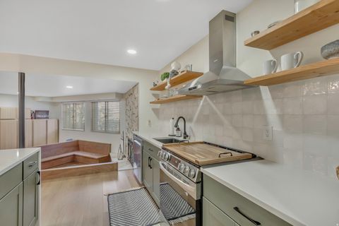 Tiny photo for 336 W 3500 S, Bountiful, UT 84010 (MLS # 2134545)