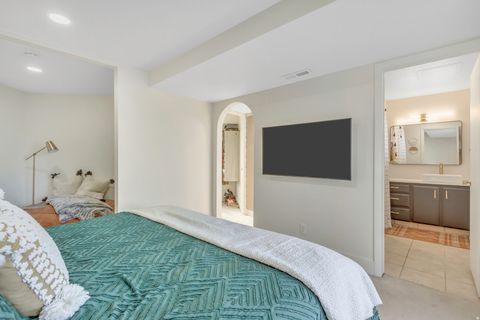 Tiny photo for 336 W 3500 S, Bountiful, UT 84010 (MLS # 2134545)