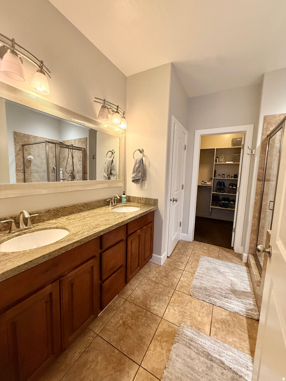 COVENTRY TOWNHOMES - Residential Lease