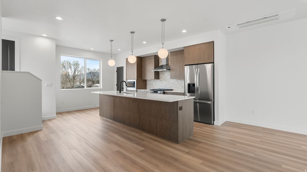 Photo of 611 E ELEANOR CV S #33, Salt Lake City, UT 84107 (MLS # 2139495)