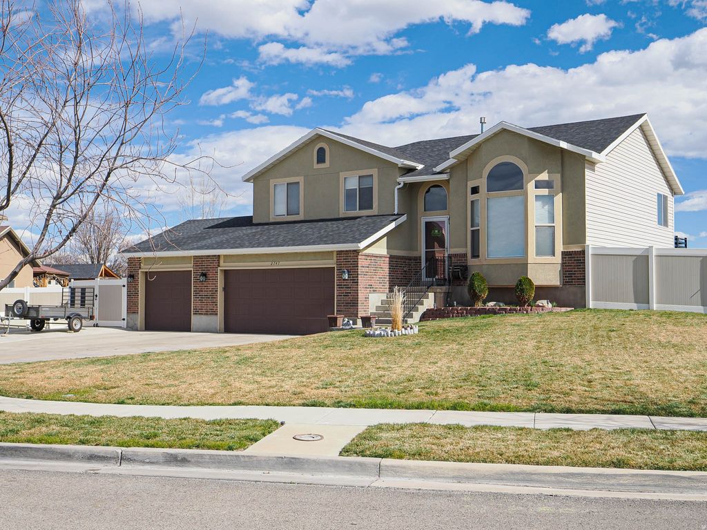 Photo of 2747 S HARDMAN CV, Magna, UT 84044 (MLS # 2142333)