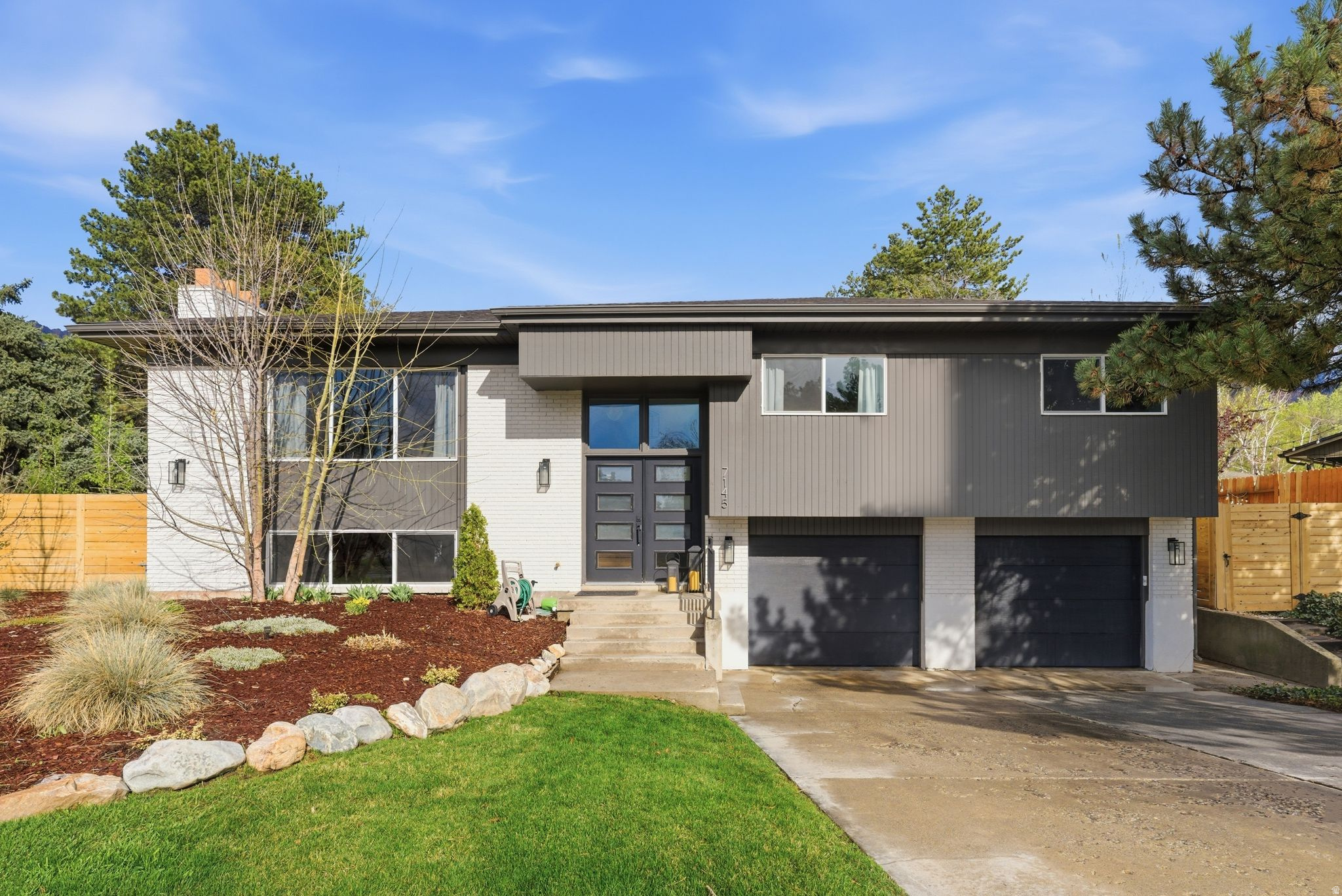 RIVIERA HEIGHTS - Residential