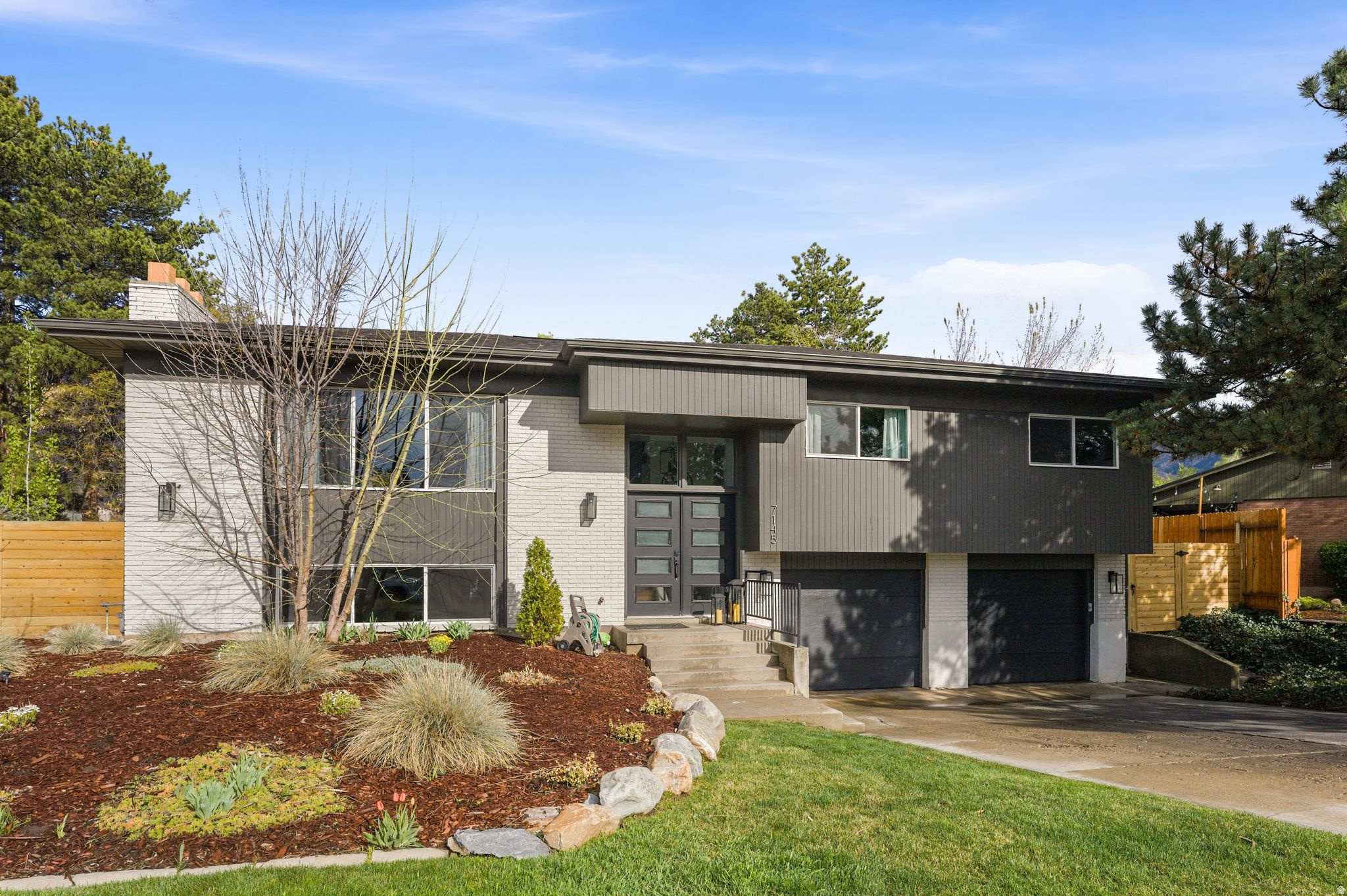 RIVIERA HEIGHTS - Residential