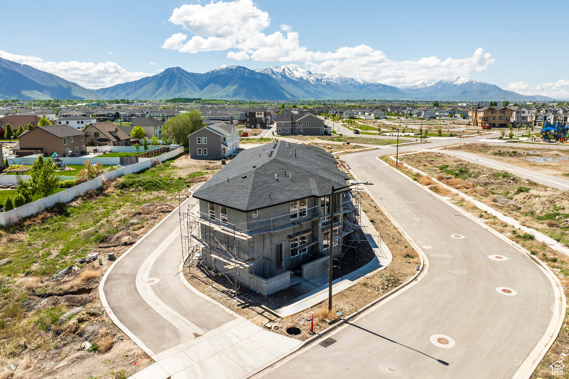 WESTFIELDS CENTRAL - Residential