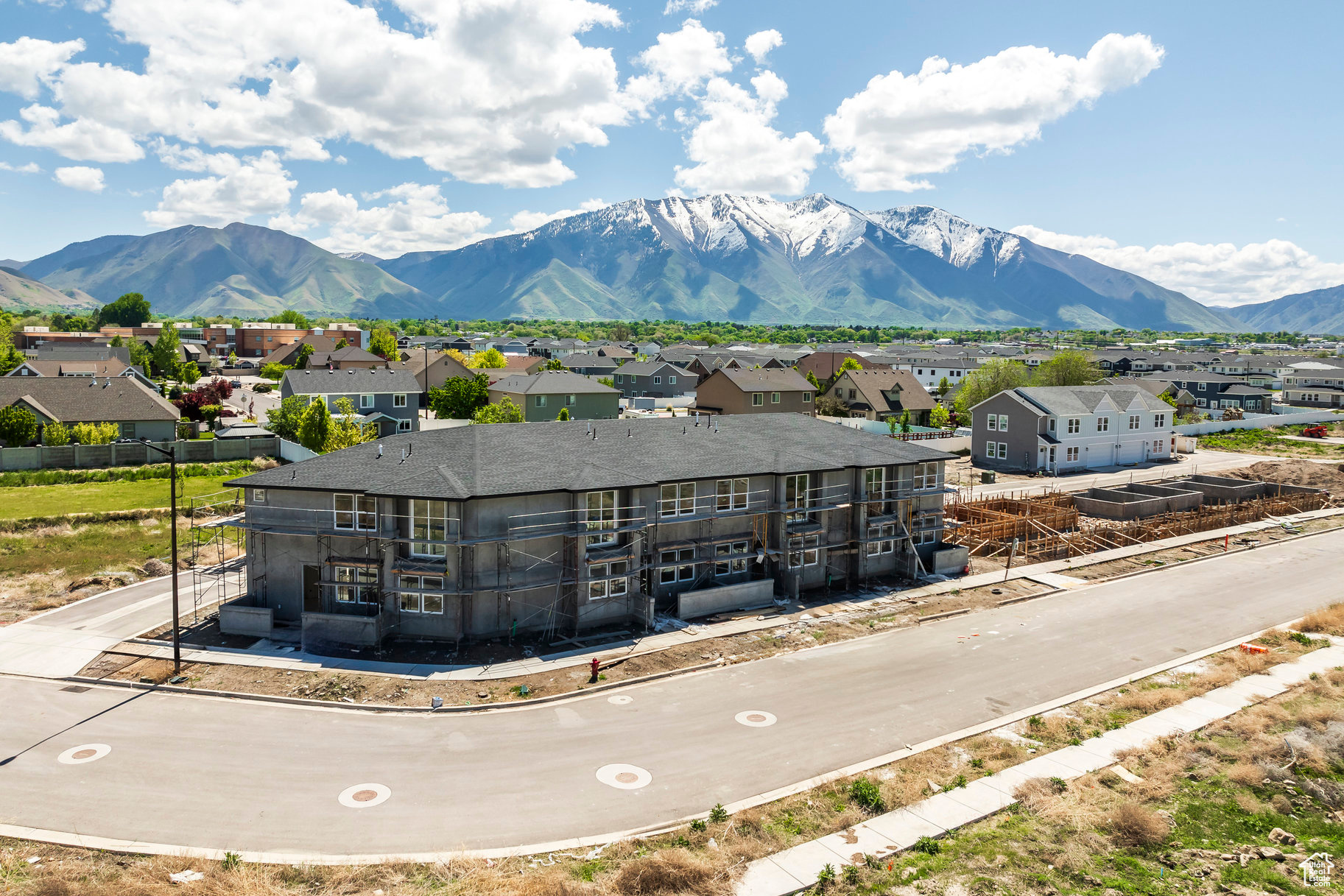 WESTFIELDS CENTRAL - Residential