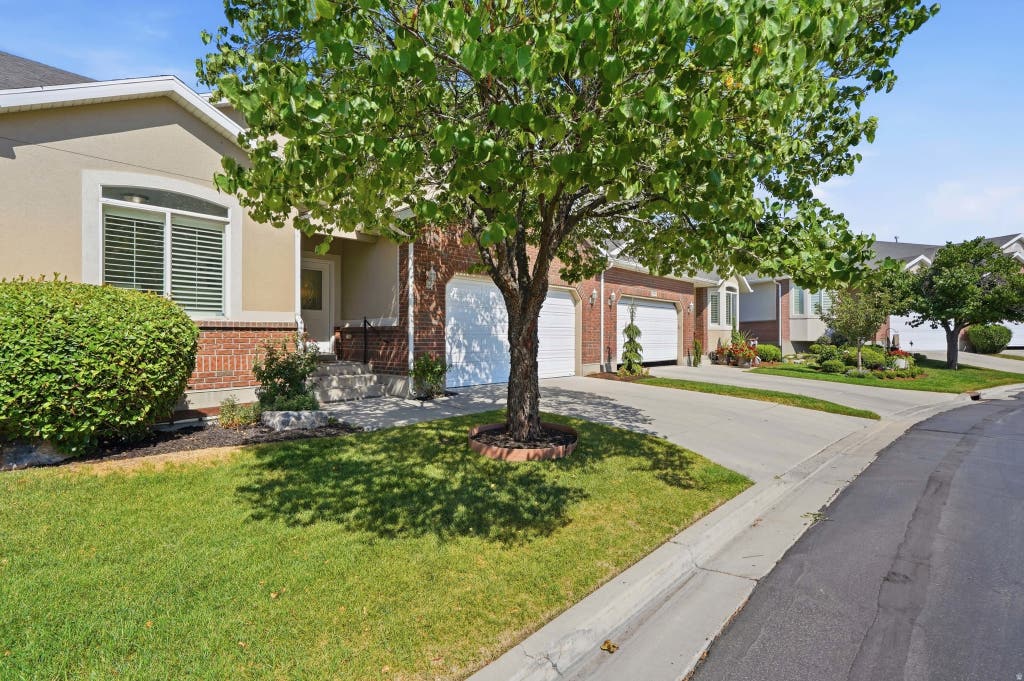 Photo of 9487 S PEACEFUL VIEW WAY, South Jordan, UT 84095 (MLS # 2172473)