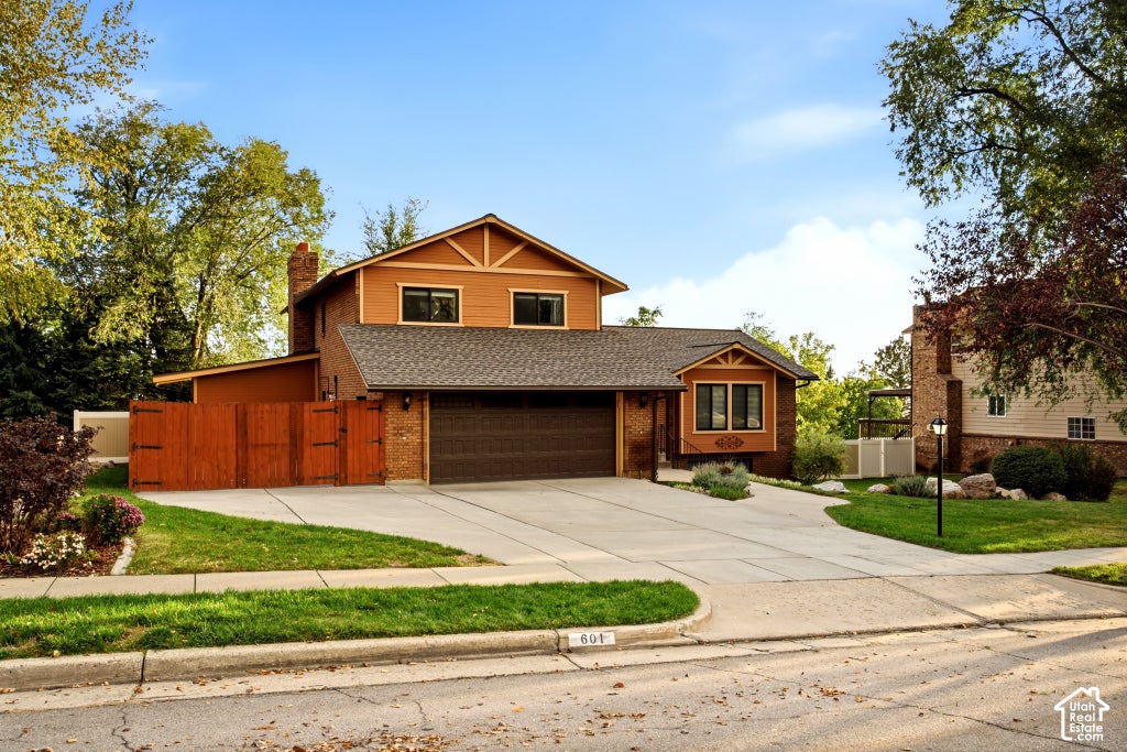 Photo of 601 E 3350 N, North Ogden, UT 84414 (MLS # 2191449)
