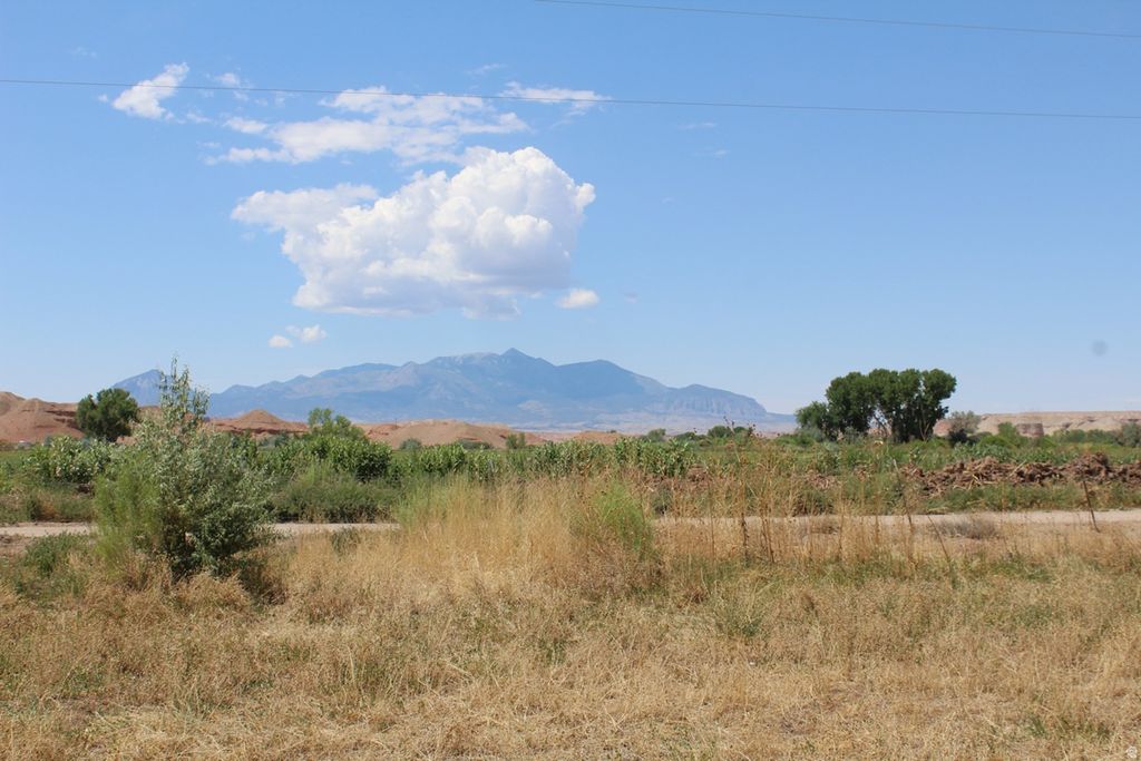 Photo of 700 E 725 N, Hanksville, UT 84734 (MLS # 2143431)