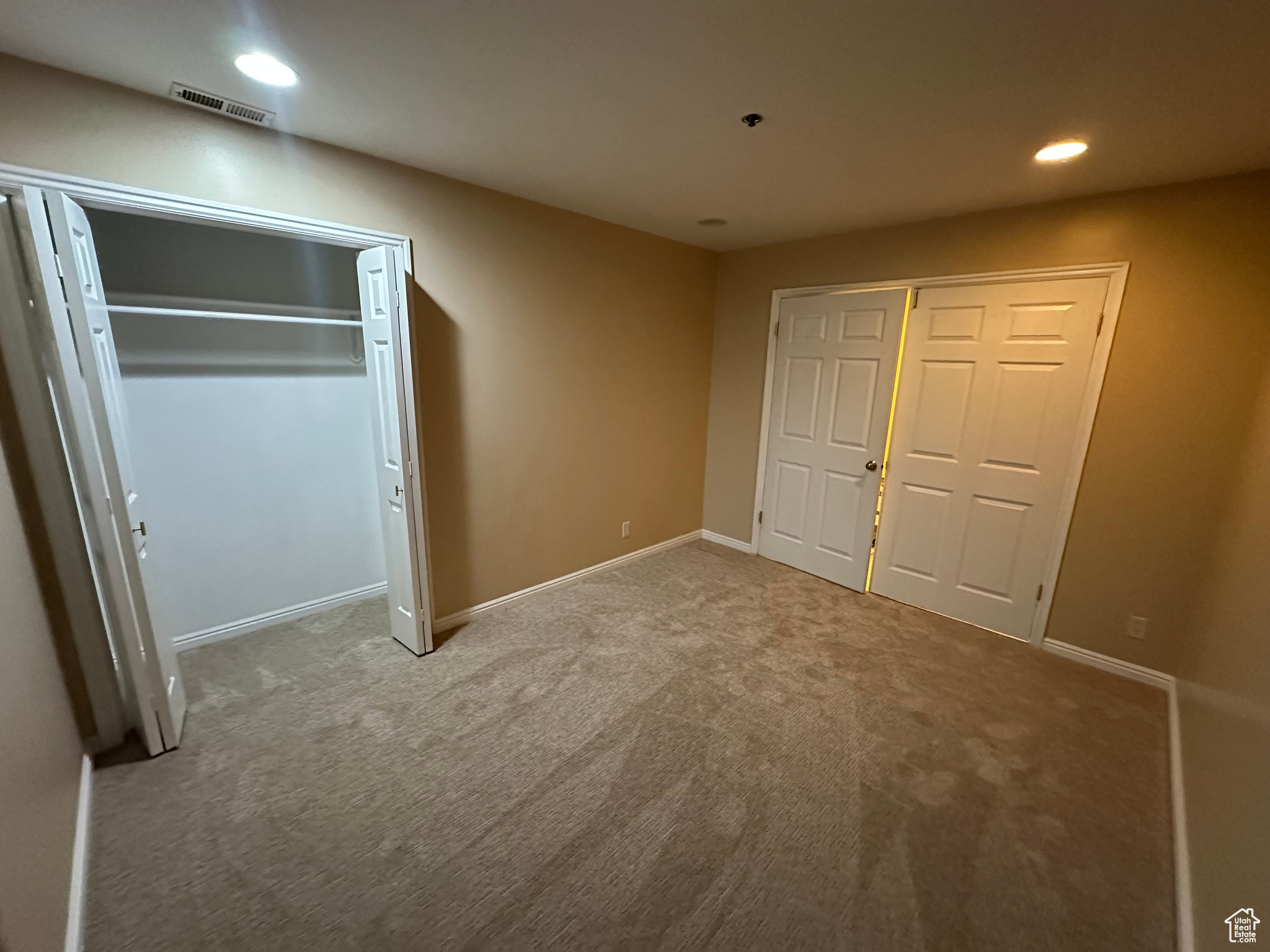 AMERICAN TOWERS NORTH TOWER - Residential