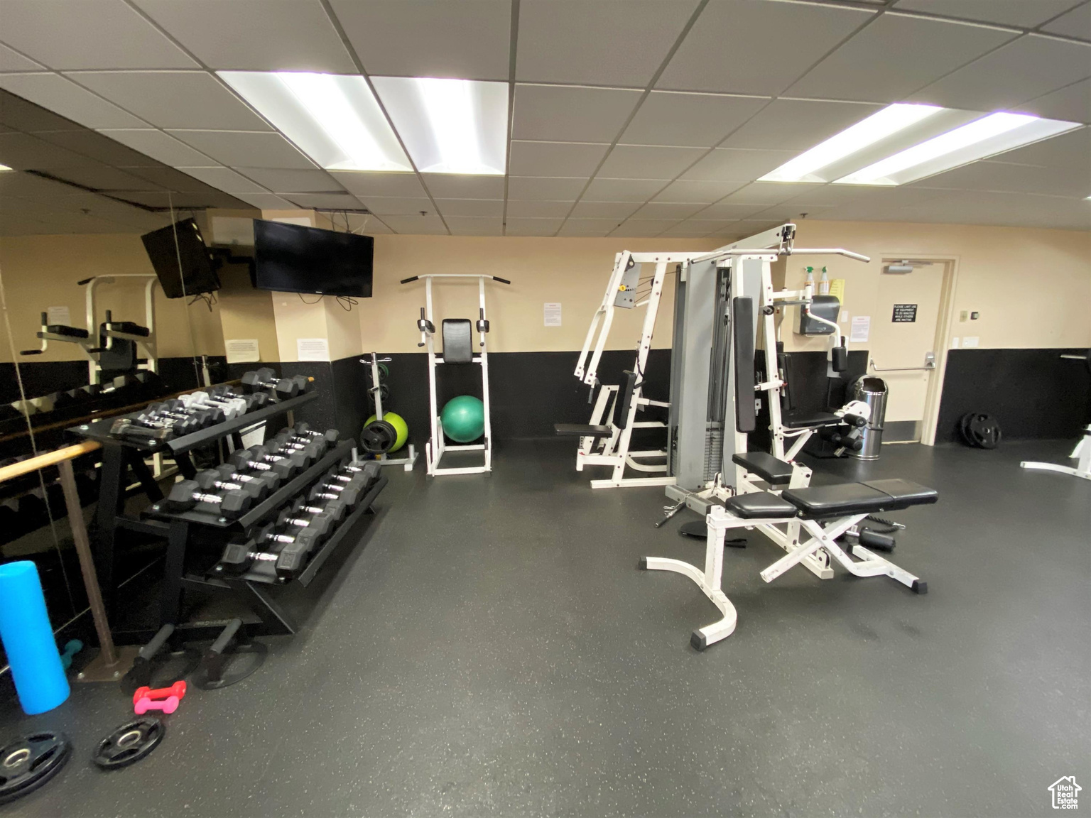 AMERICAN TOWERS NORTH TOWER - Residential