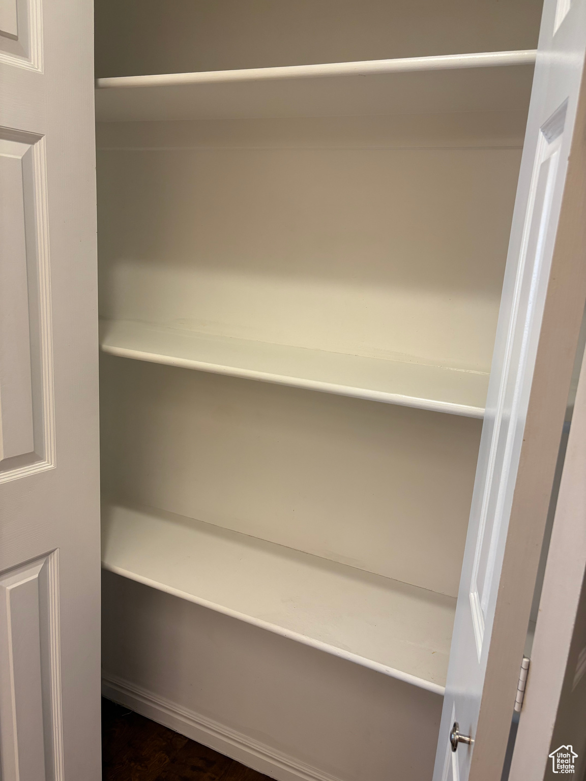 AMERICAN TOWERS NORTH TOWER - Residential