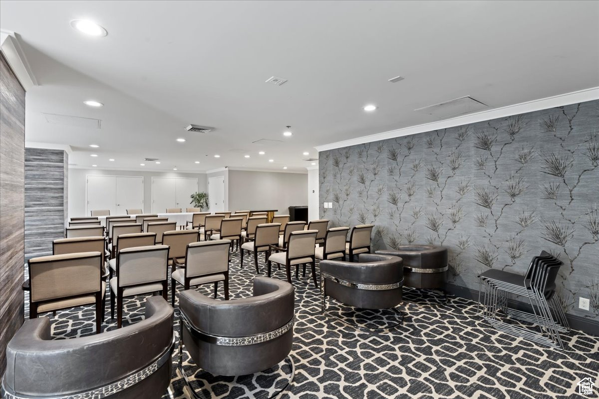 AMERICAN TOWERS NORTH TOWER - Residential