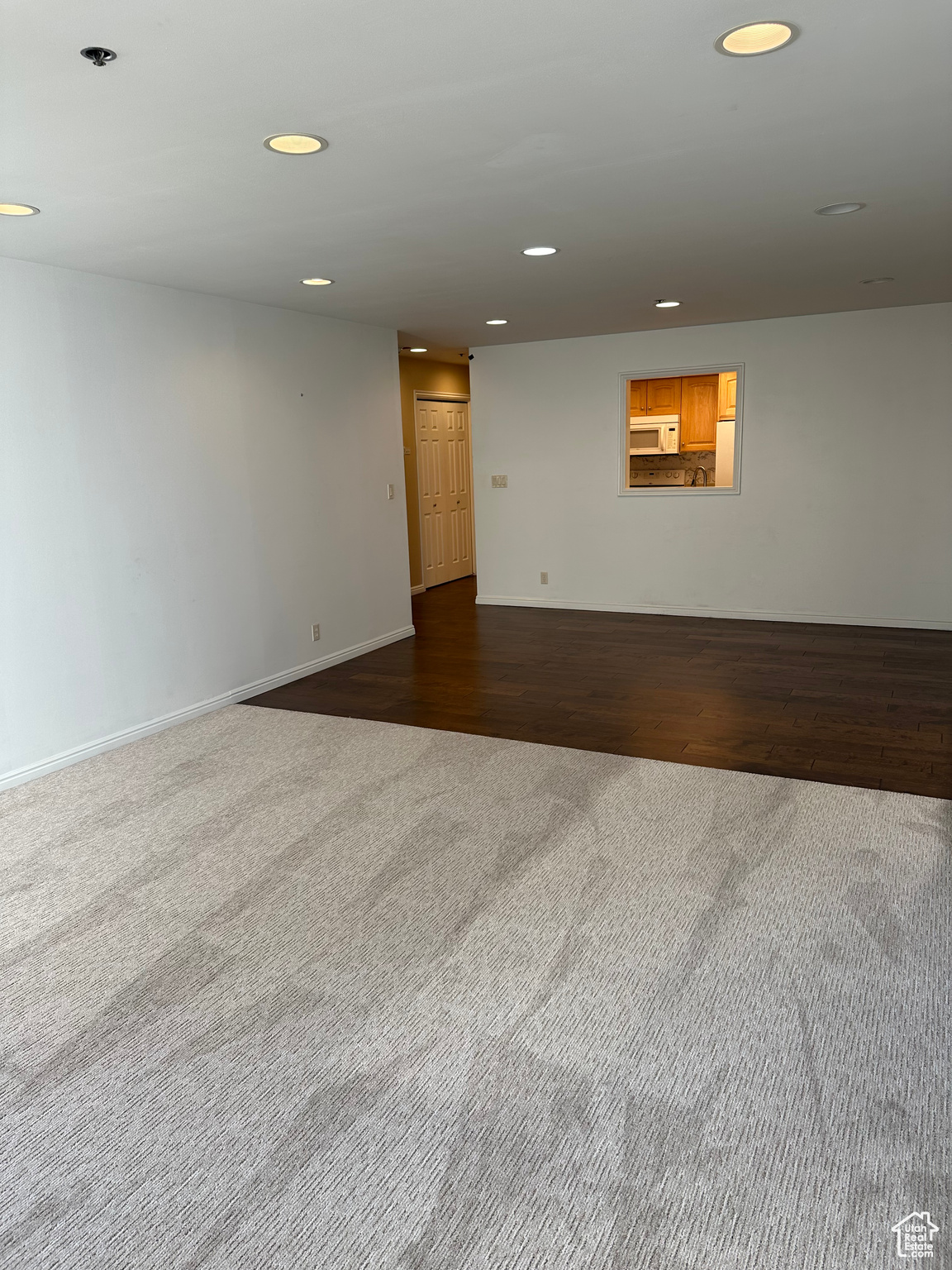 AMERICAN TOWERS NORTH TOWER - Residential