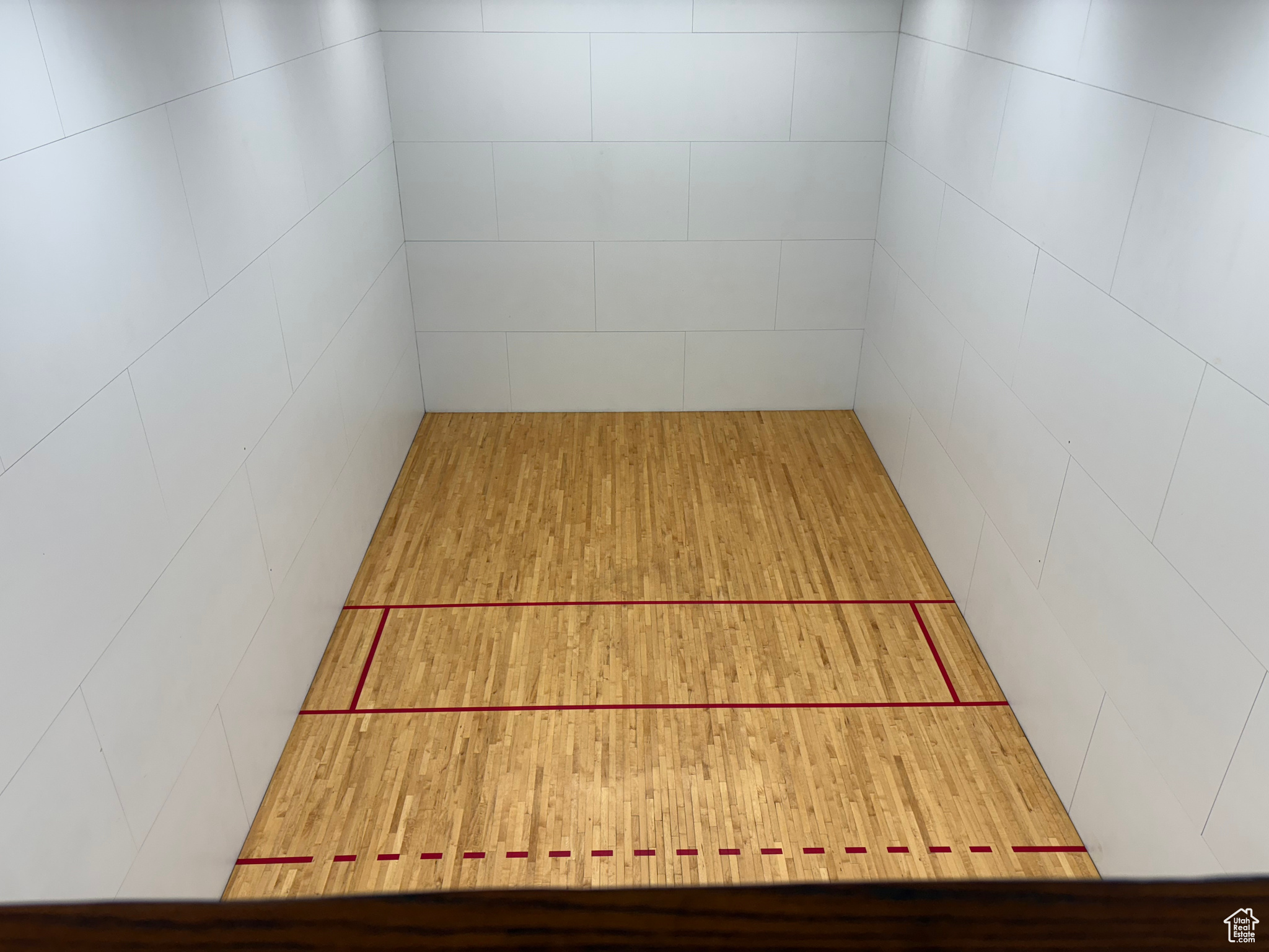 AMERICAN TOWERS NORTH TOWER - Residential