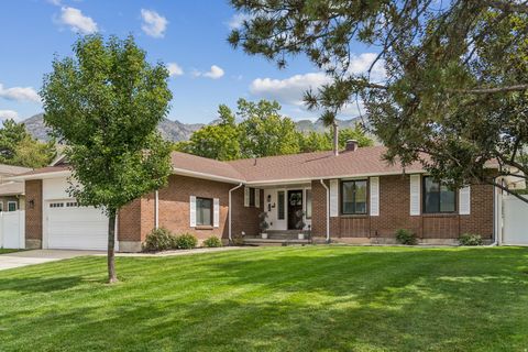Tiny photo for 6877 PINEVIEW CIR, Salt Lake City, UT 84121 (MLS # 2139827)