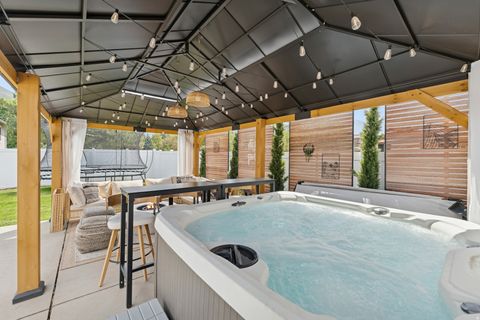 Tiny photo for 6877 PINEVIEW CIR, Salt Lake City, UT 84121 (MLS # 2139827)