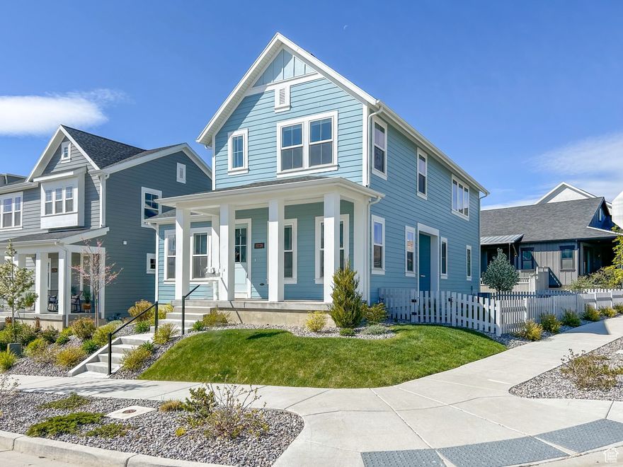 The mountain views here are incredible! Inside you'll find a bright, open floor plan with a fantastic kitchen built for entertaining, tons of storage, and zoned thermostats. Nestled in the perfect location, just one block from Aspen Elementary, The Spoke Bike Park Pump Track, the enormous Highland Park with playground and pickleball courts, and a very short walk to Biscott's, the Highland Park Swimming Pool, and the Watercourse. Come get this one!