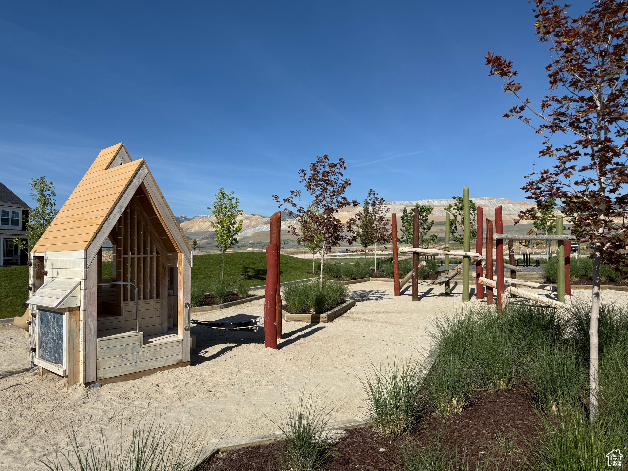 DAYBREAK - Residential