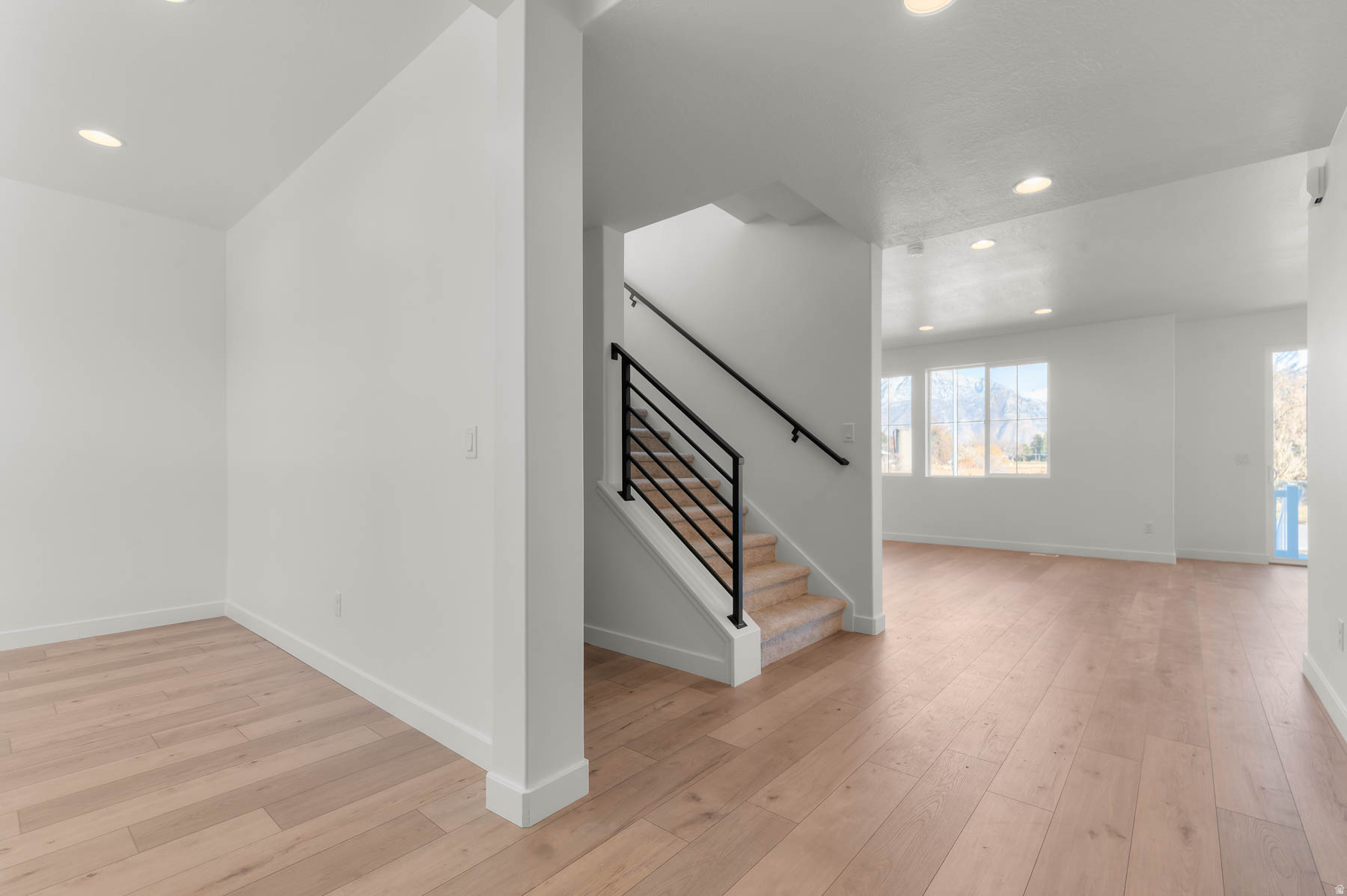 BROADVIEW SHORES 821 - Residential