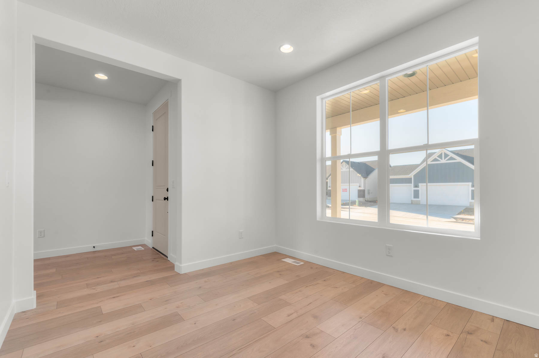 BROADVIEW SHORES 821 - Residential