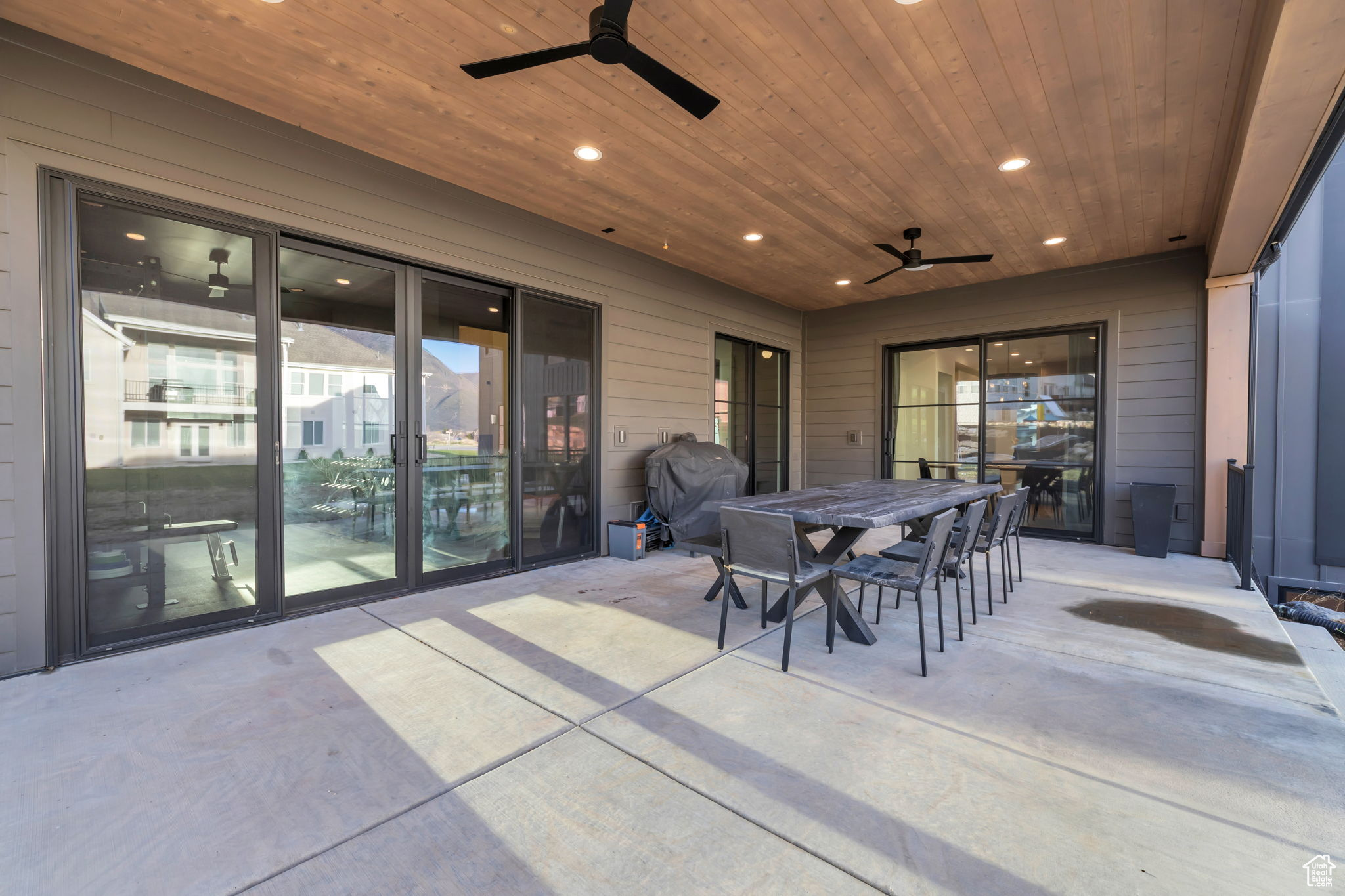 FOUR SEASONS AT WOODLAND HILLS - Residential