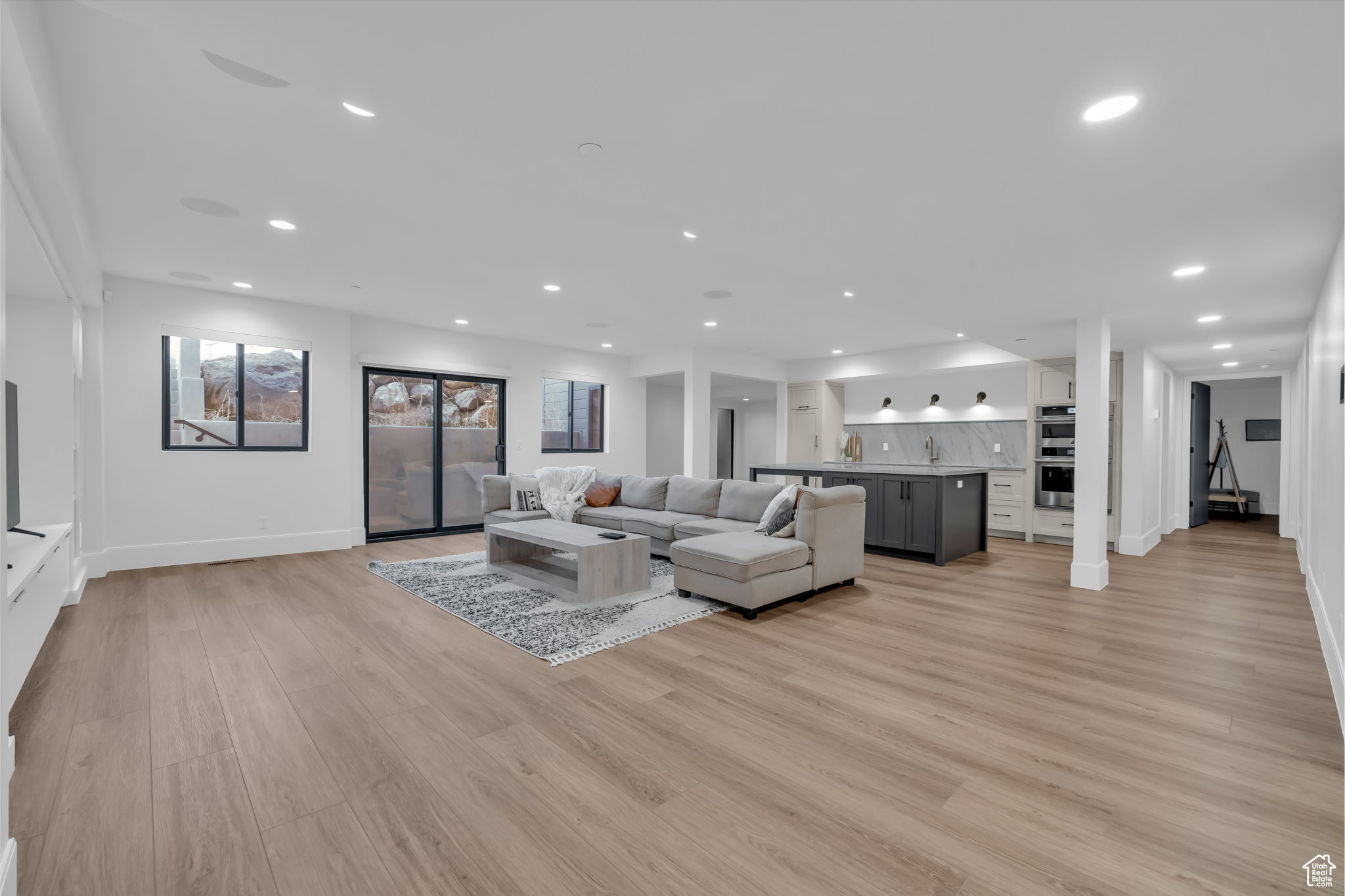 FOUR SEASONS AT WOODLAND HILLS - Residential