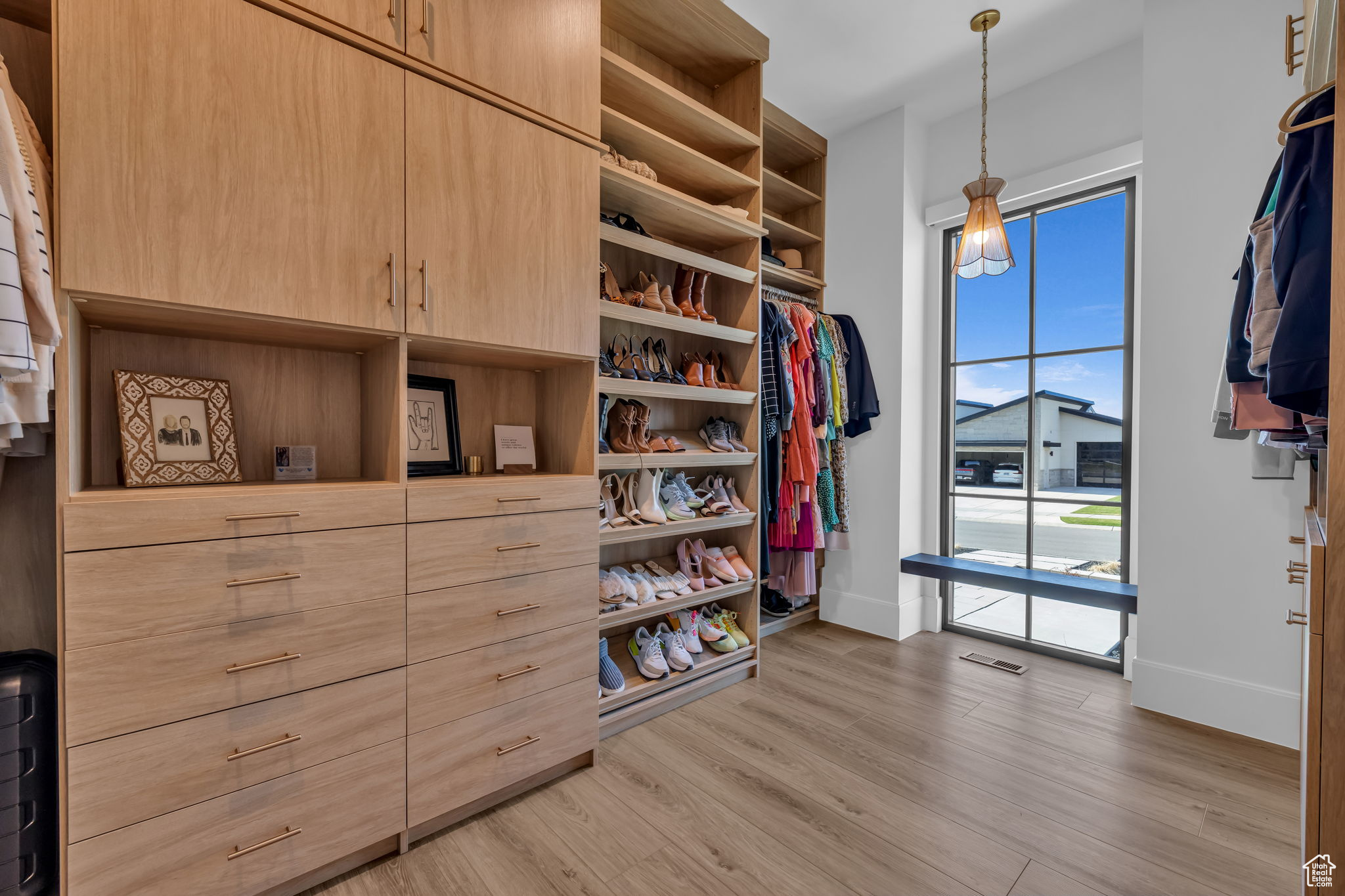 FOUR SEASONS AT WOODLAND HILLS - Residential