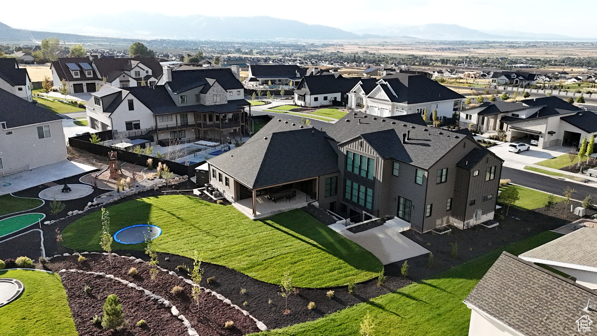 FOUR SEASONS AT WOODLAND HILLS - Residential