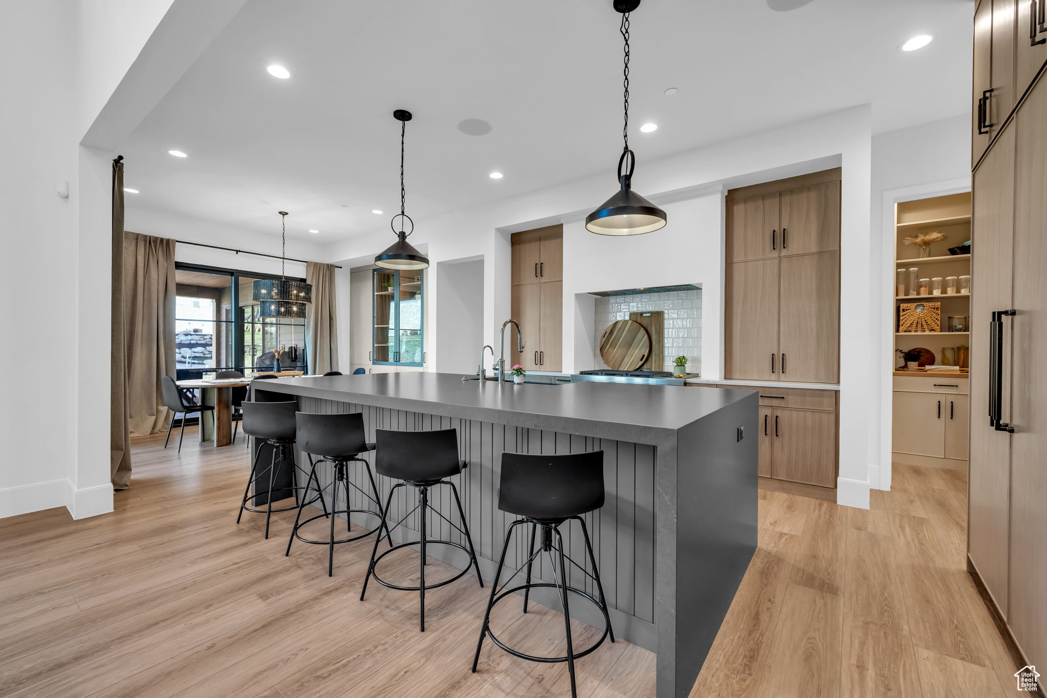 FOUR SEASONS AT WOODLAND HILLS - Residential