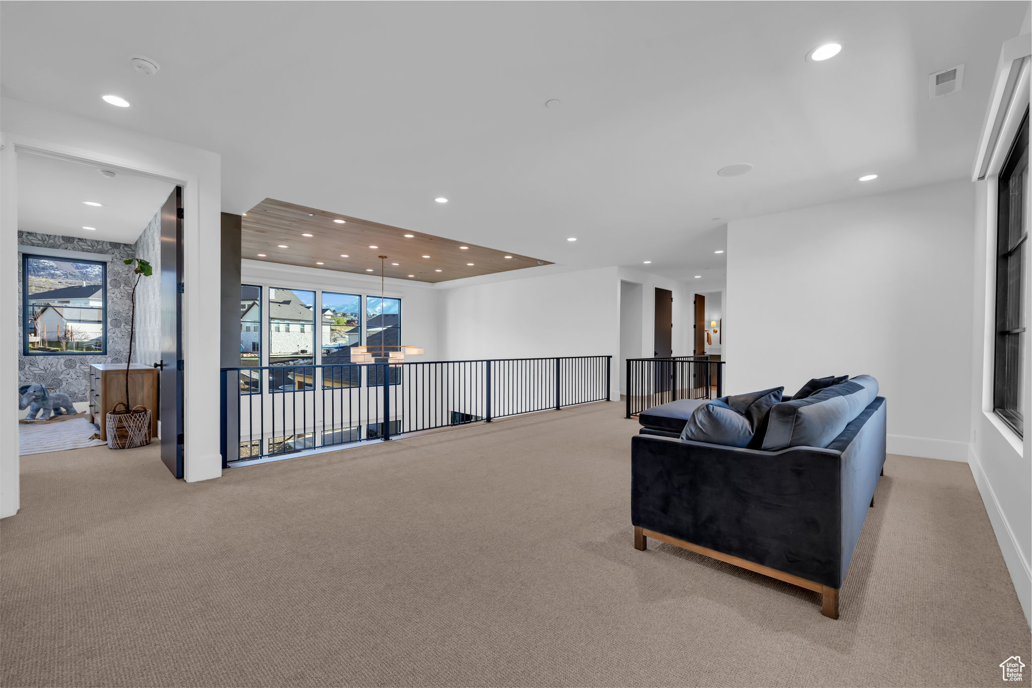 FOUR SEASONS AT WOODLAND HILLS - Residential