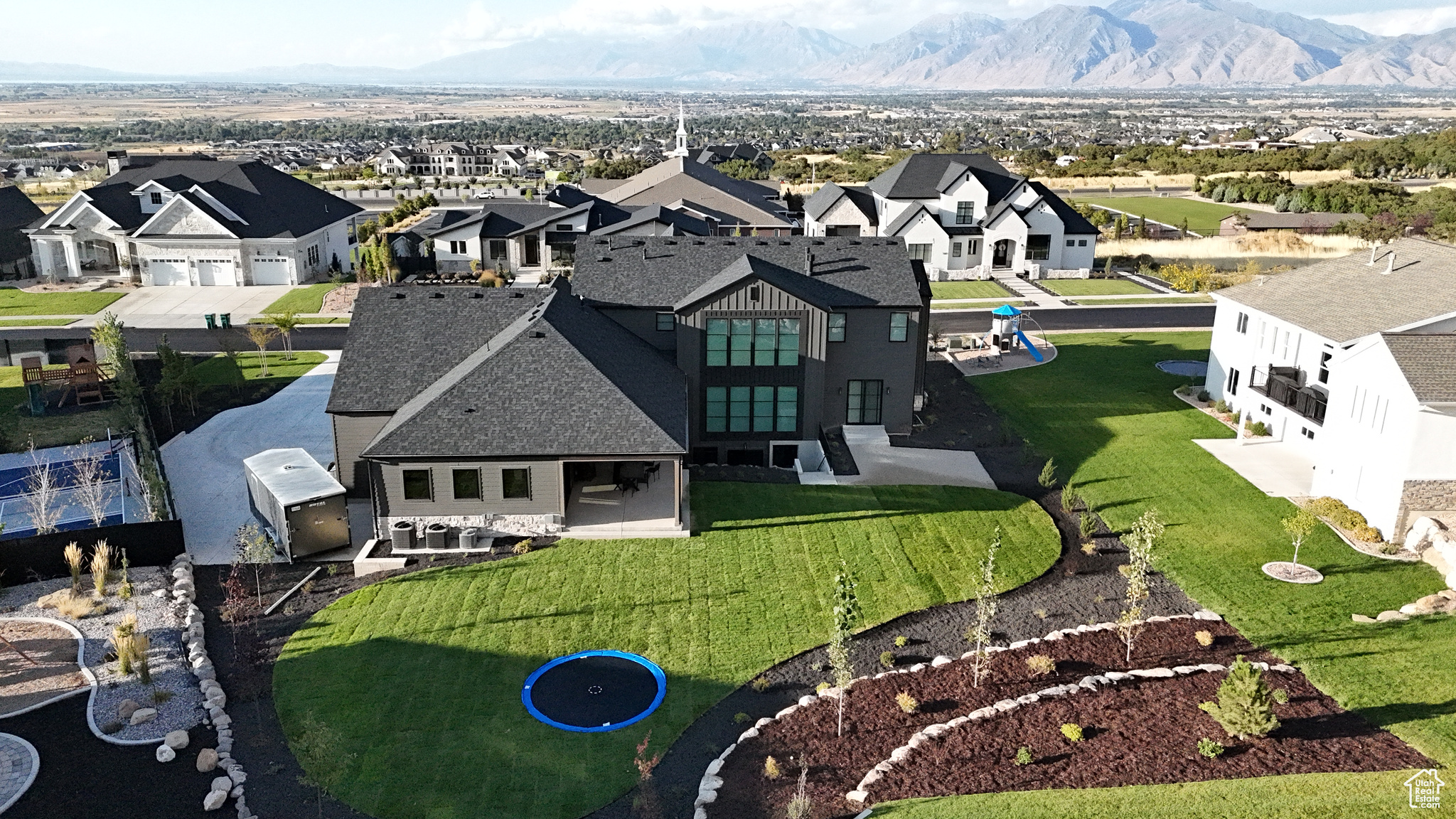 FOUR SEASONS AT WOODLAND HILLS - Residential