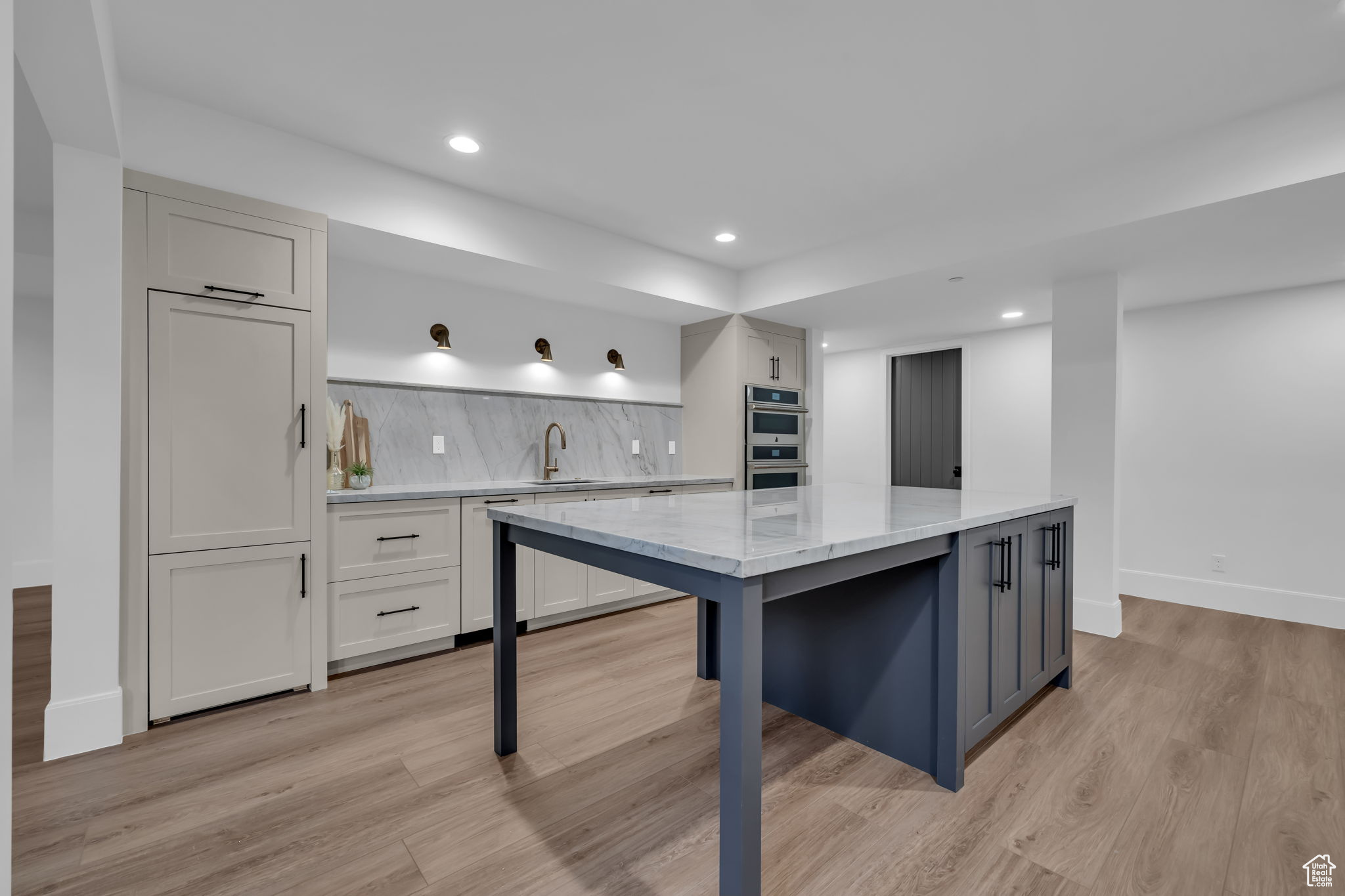 FOUR SEASONS AT WOODLAND HILLS - Residential