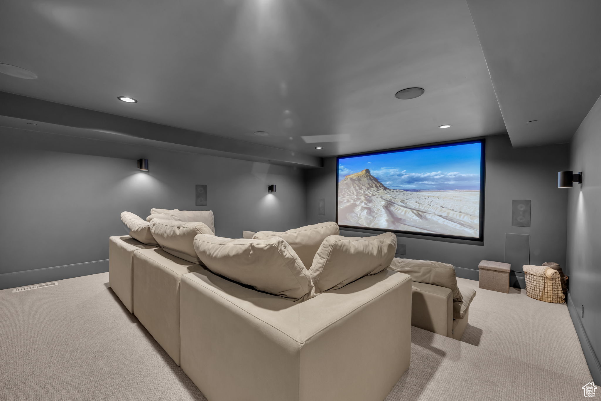 FOUR SEASONS AT WOODLAND HILLS - Residential