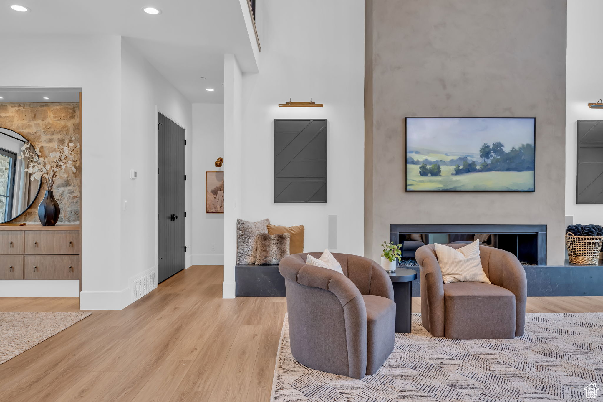 FOUR SEASONS AT WOODLAND HILLS - Residential