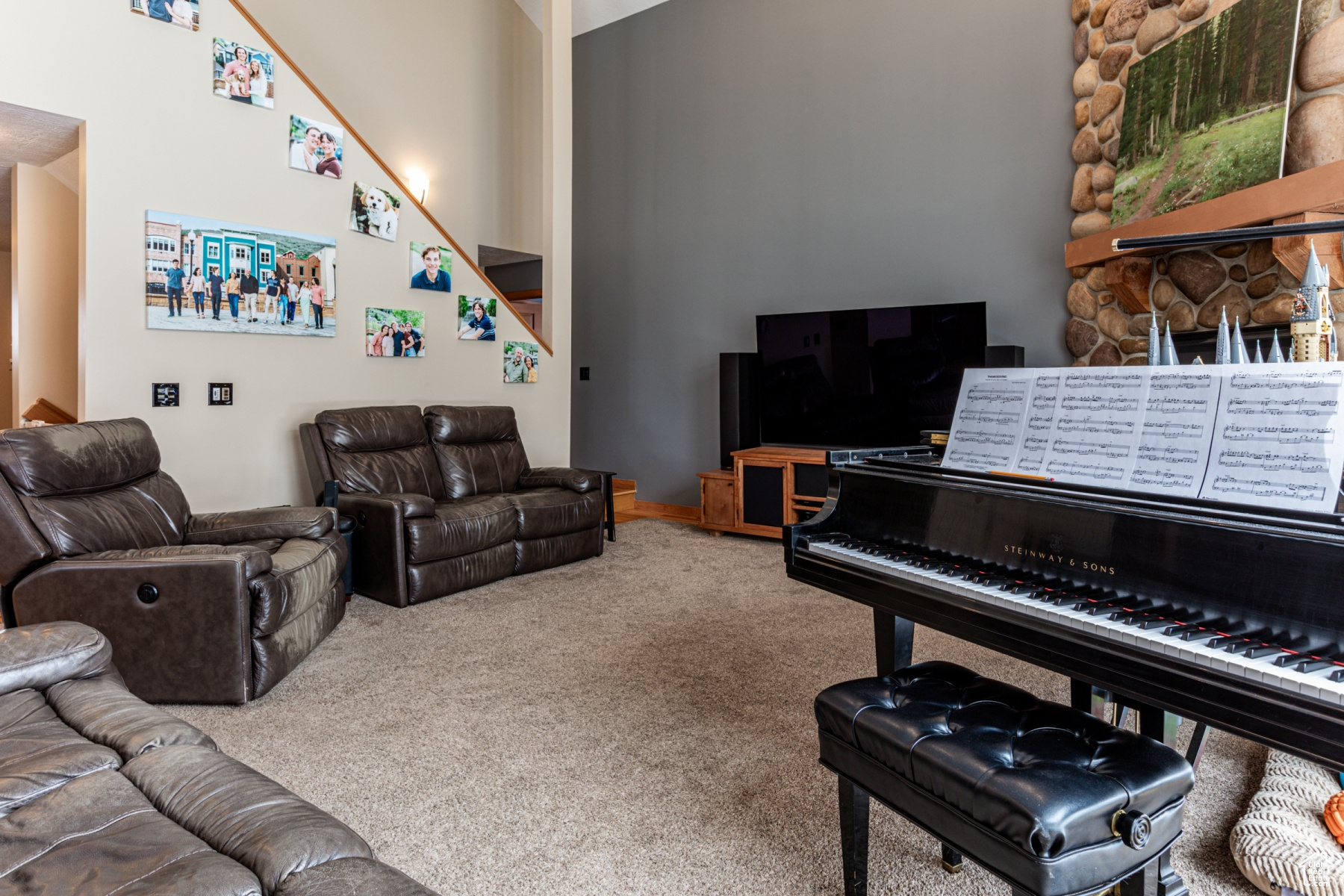 ECKER HILL - Residential Lease