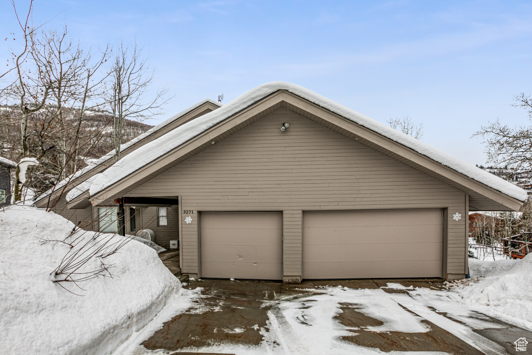 ECKER HILL - Residential Lease