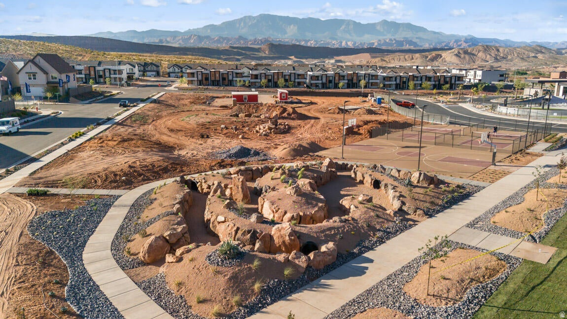 CORRAL HOLLOW AT LONG VALLEY - Residential