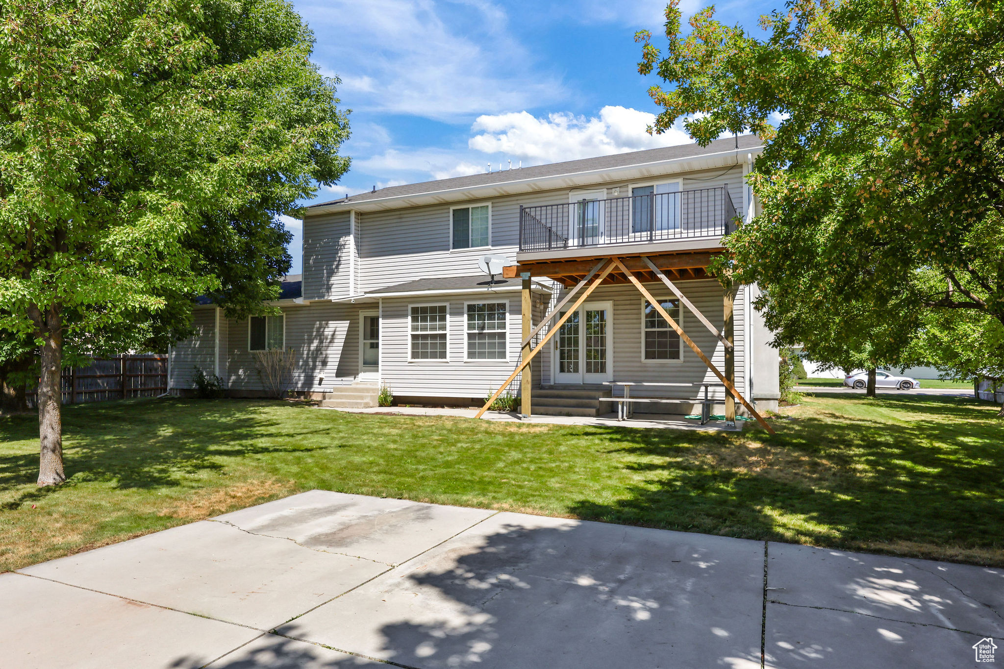 COUNTRY GLUB VILLAGE - Residential