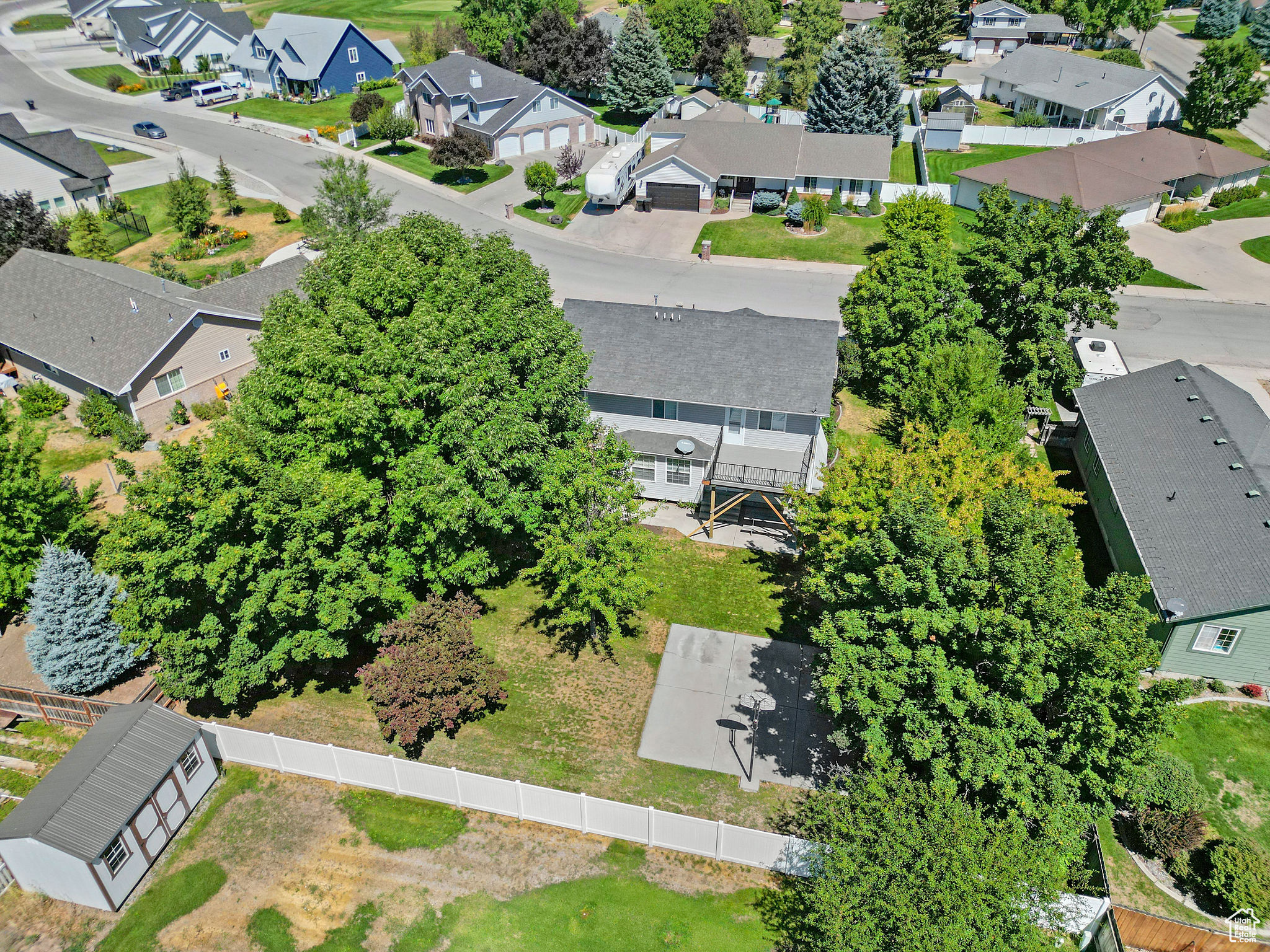 COUNTRY GLUB VILLAGE - Residential