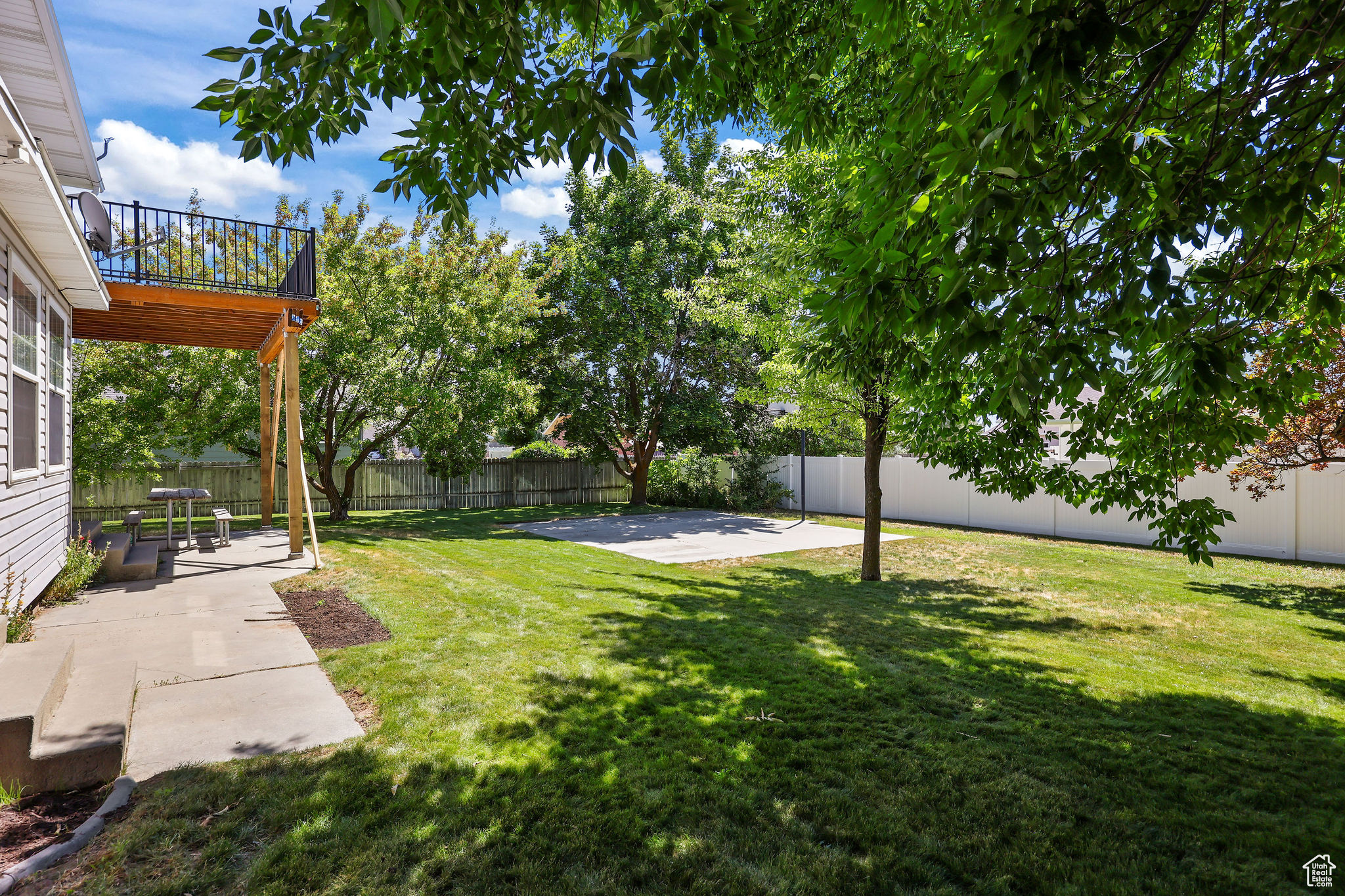 COUNTRY GLUB VILLAGE - Residential