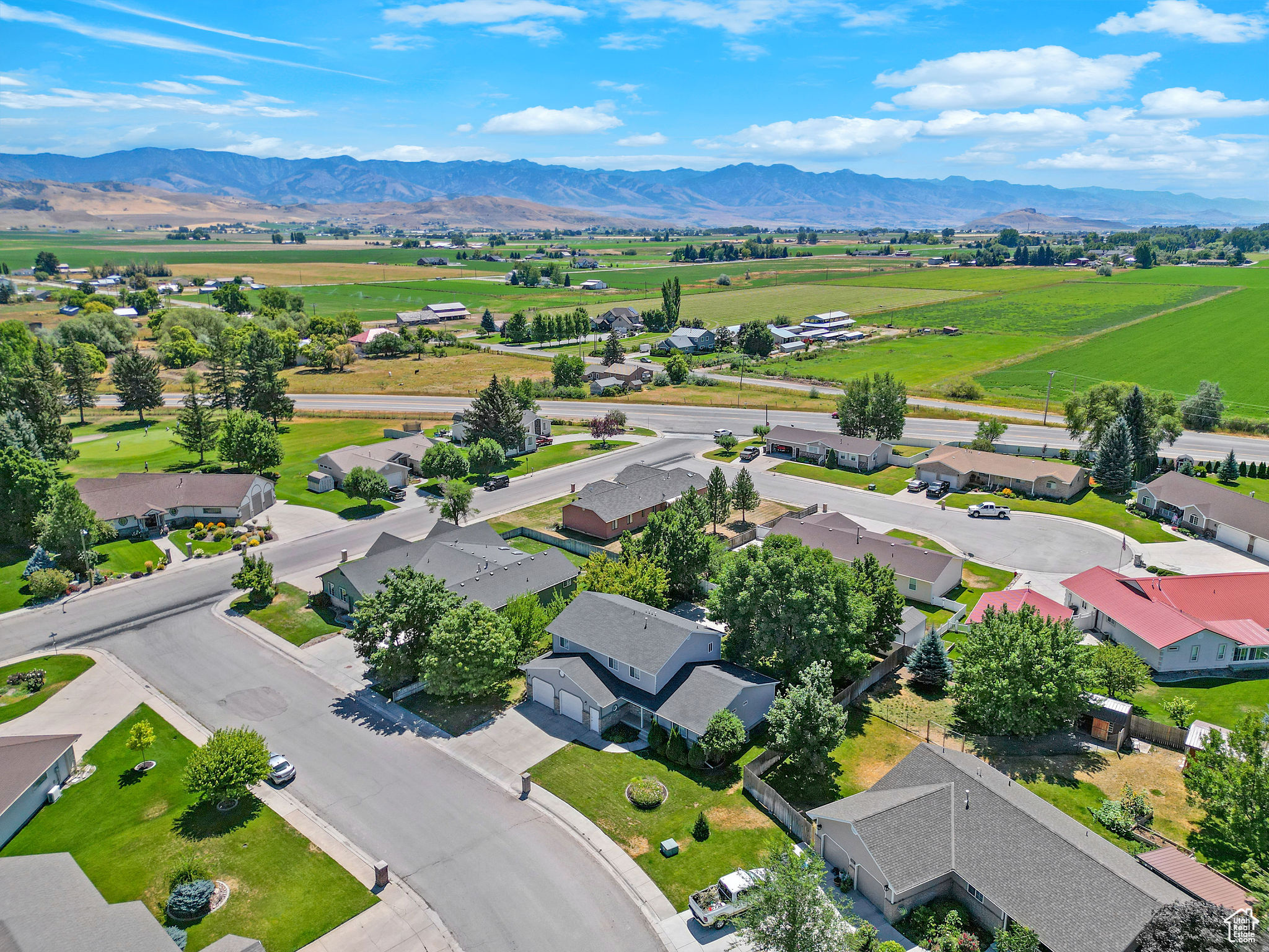 COUNTRY GLUB VILLAGE - Residential