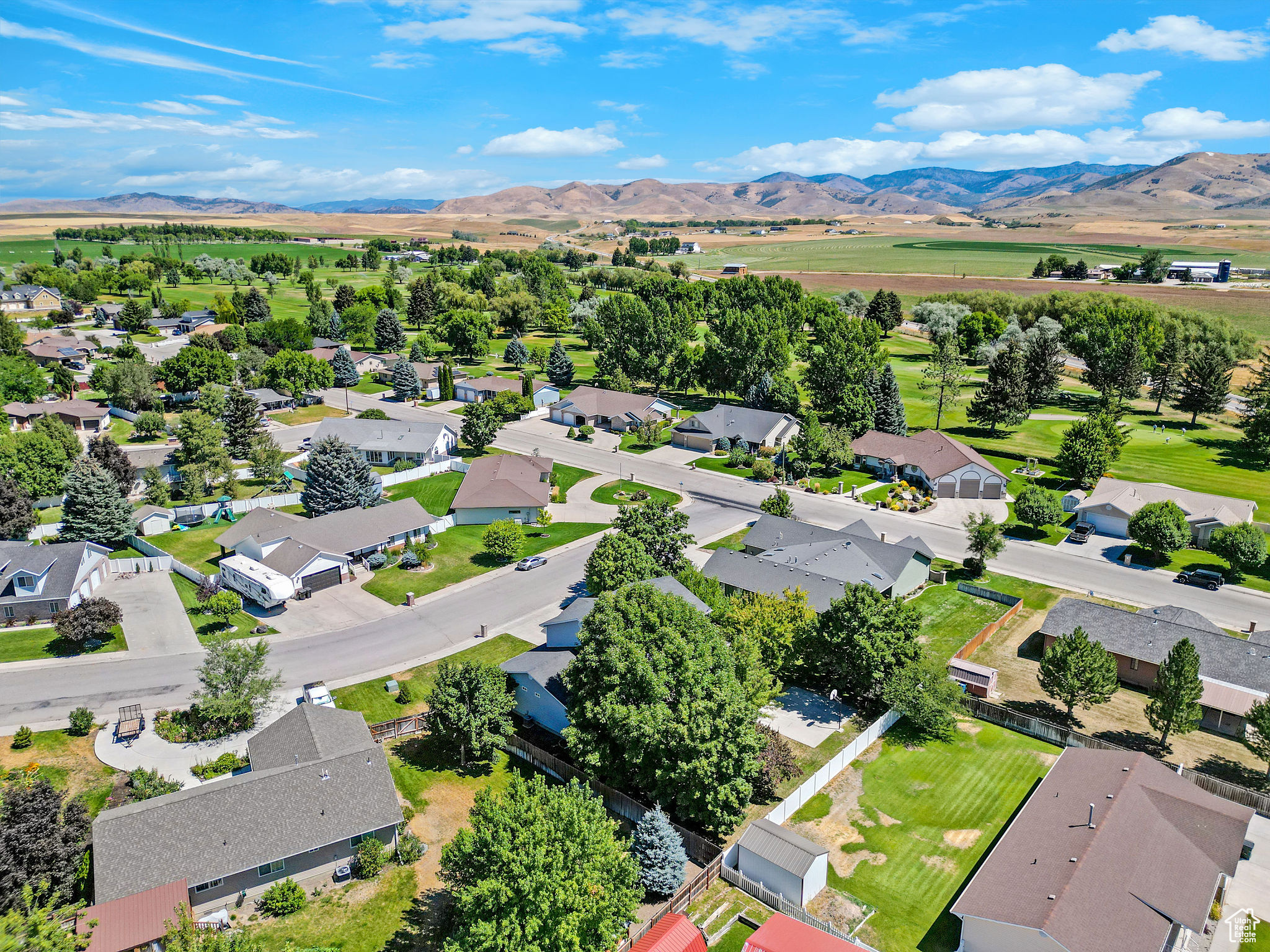 COUNTRY GLUB VILLAGE - Residential