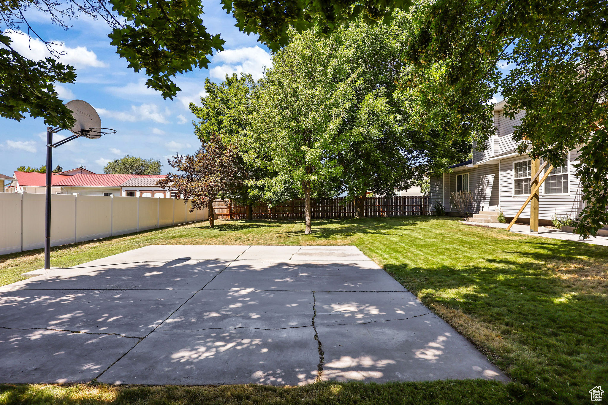 COUNTRY GLUB VILLAGE - Residential