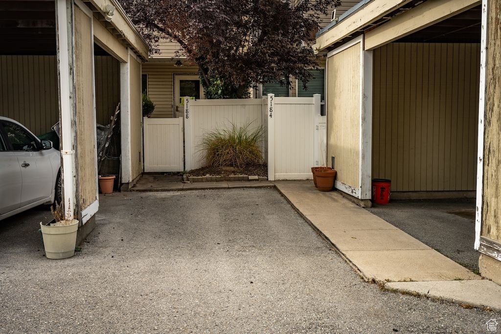Photo of 5188 S GRAVENSTEIN PARK, Salt Lake City, UT 84123 (MLS # 2119404)