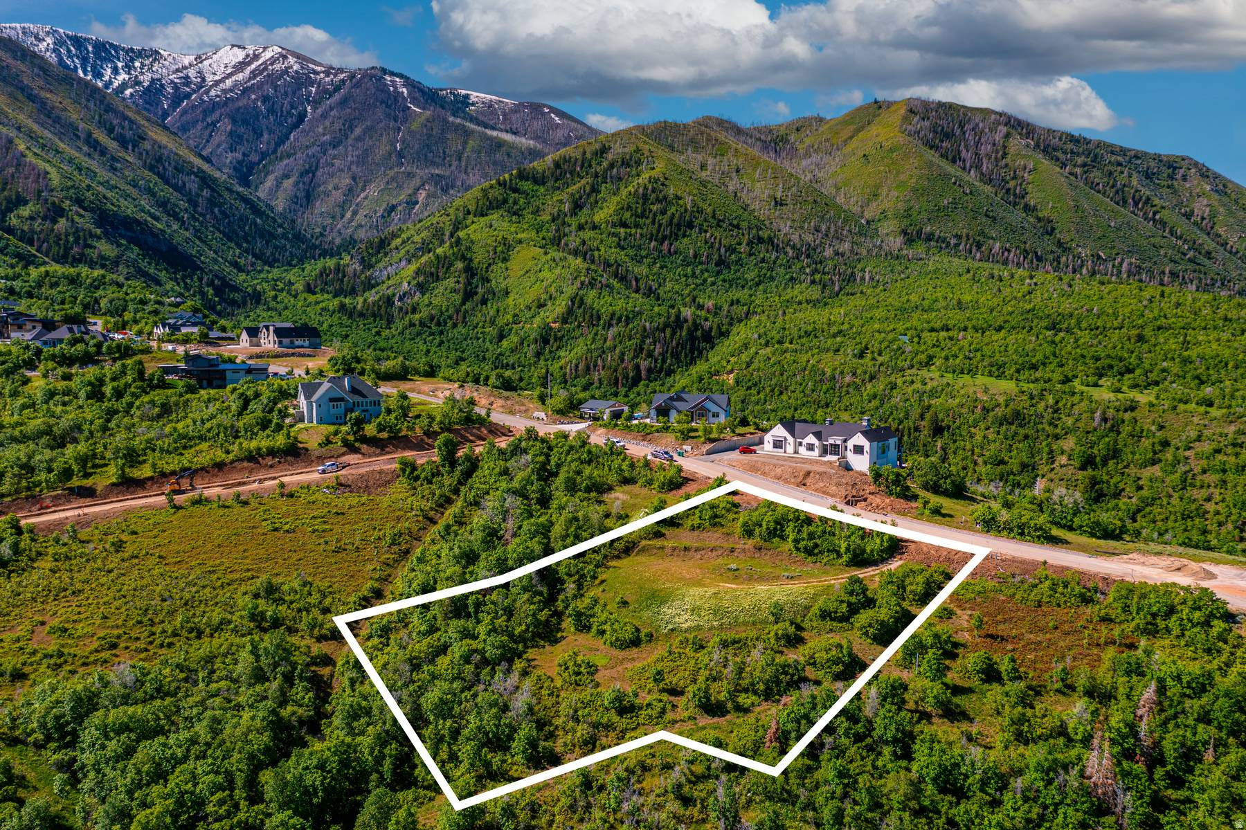 WOODLAND HILLS - Land