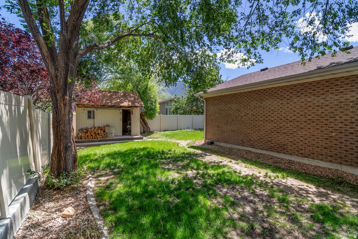TAYLOR ESTATES - Residential