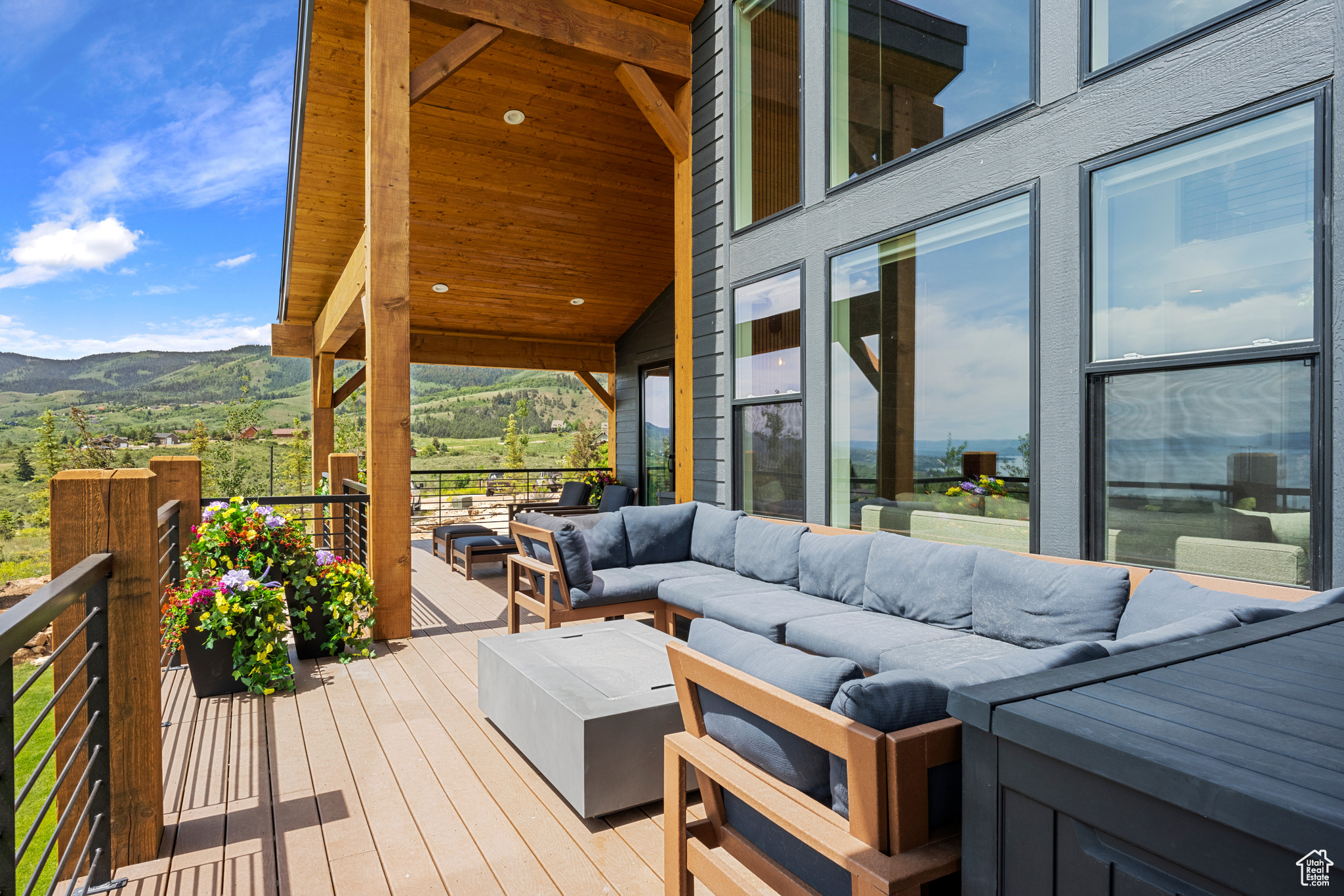 CANYON EST - Residential