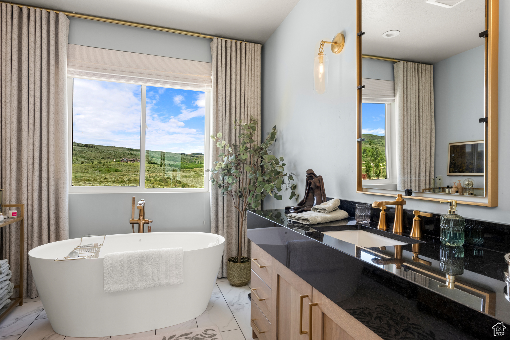 CANYON EST - Residential