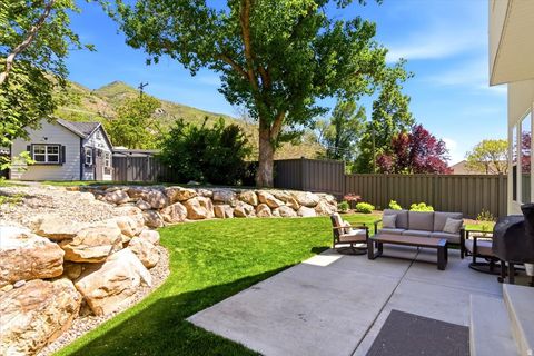 Tiny photo for 365 S MOUNTAIN RD, Fruit Heights, UT 84037 (MLS # 2159669)