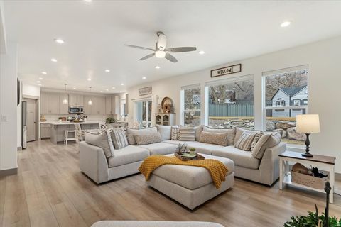 Tiny photo for 365 S MOUNTAIN RD, Fruit Heights, UT 84037 (MLS # 2159669)